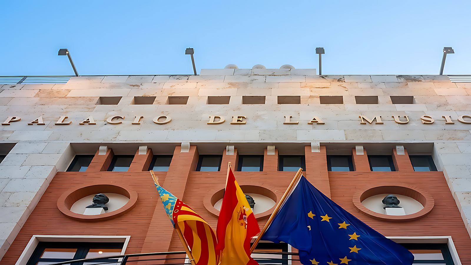 Fachada del Palacio de la Música de Buñol